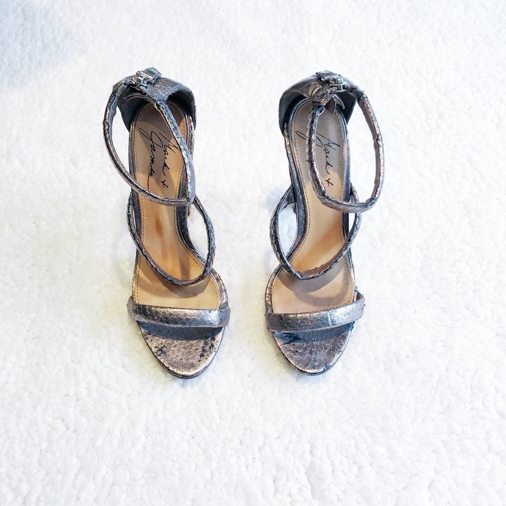 Badgley Mischka Silver Embossed Heeled Sandal sz6 - Picture 3 of 6